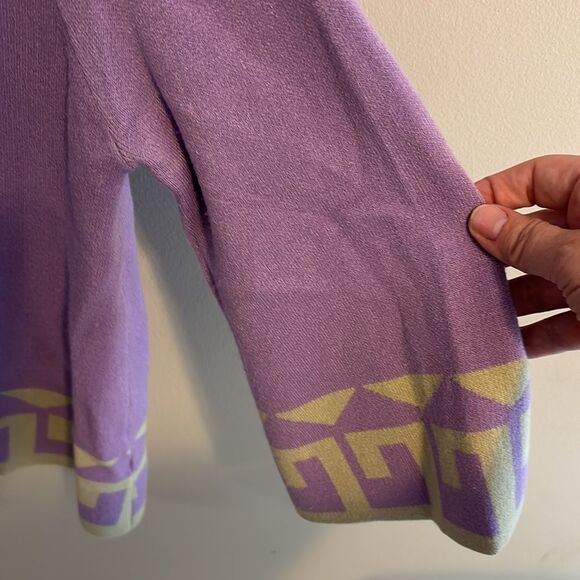 Fate Purple sweater size large - Picture 4 of 6